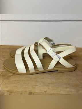 CROCS Tulum Cream Strappy Sandals summer neutral flats women's size 9